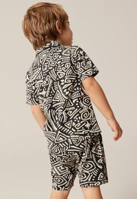 Next SHORT SLEEVE PATTERN SET - REGULAR FIT - Shortsit - black white