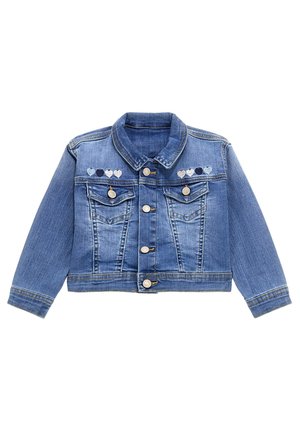 Blauwe spijkerjas met knoopsluiting, twee voorzakken met klep, en geborduurde hartpatronen in verschillende blauwtinten over de borst.