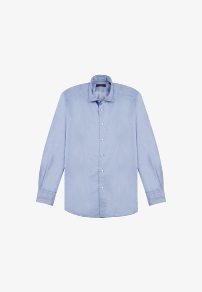 Lichtblauw langemouwen overhemd gemaakt van een gladde stof, met een knoopsluiting aan de voorkant en een klassieke kraag met subtiele textuur.