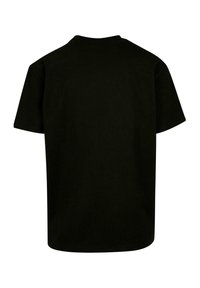 Svart bomull T-skjorte, kort ermer, rund hals, avslappet passform, glatt tekstur, ingen synlige logoer eller mønstre, enkel bakvinkel.