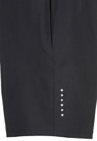 Zwarte sportshorts van lichtgewicht stof met een gladde textuur. Voorzien van reflecterende hexagonale accenten en een zijrits.