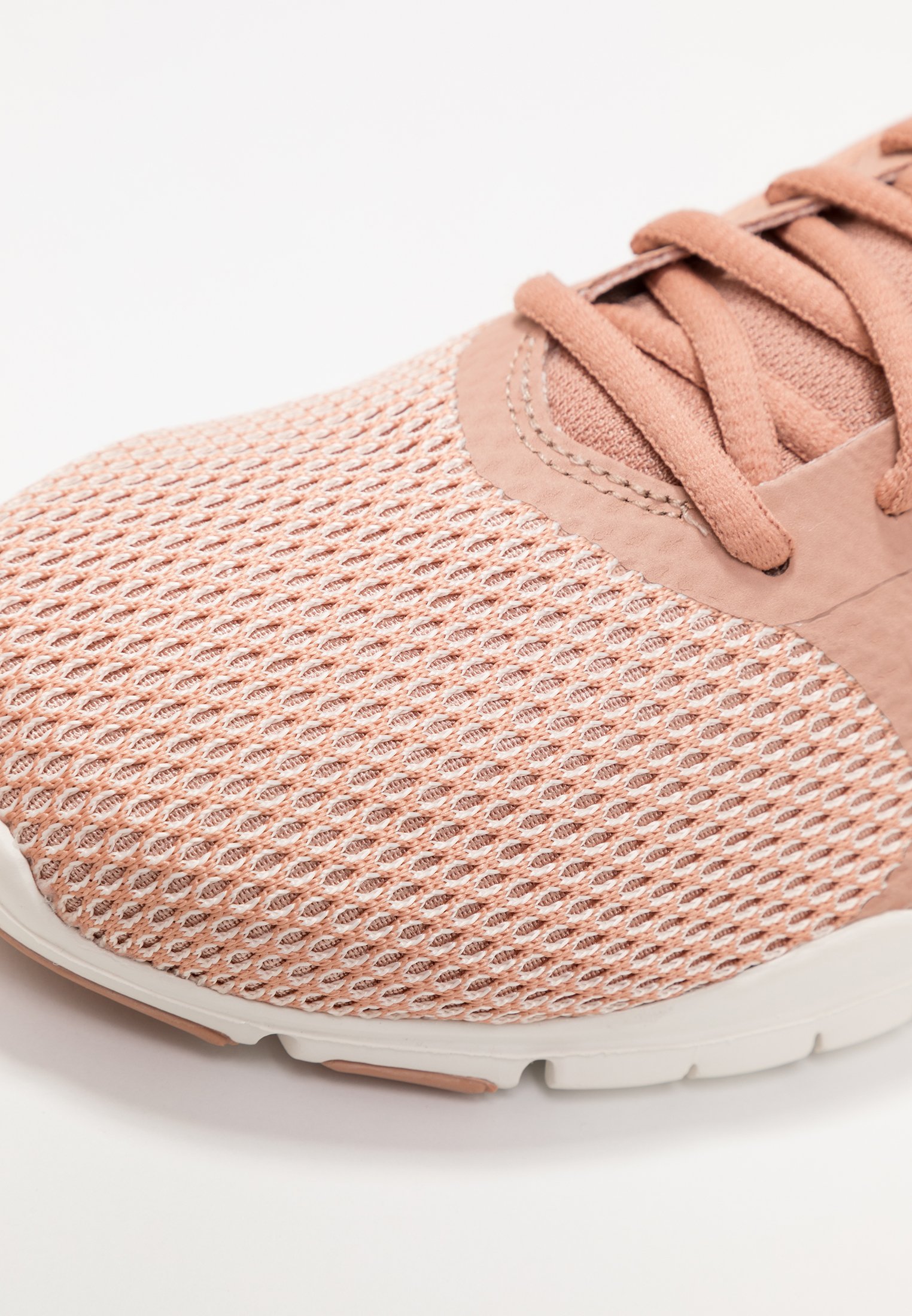 wmns nike flex essential tr rose