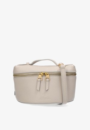 Borsa in pelle beige con finitura testurizzata, doppia cerniera dorata, manico superiore e tracolla removibile. Forma cilindrica compatta per un facile trasporto.