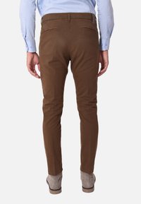 Ciabalù Chino - marrone