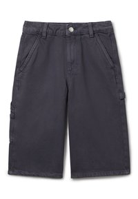 Bermudas de color azul marino oscuro fabricadas con tejido de algodón duradero. Presentan bolsillos frontales, cierre de botón y costuras decorativas en los lados.