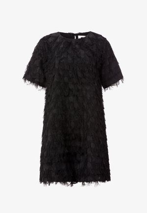 Zwarte jurk met korte mouwen, met een gestructureerd ontwerp van gelaagde veren en ronde accenten door de stof heen.