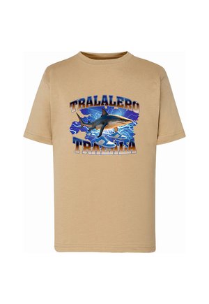 - T-shirt z nadrukiem