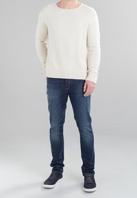 Hilfiger Denim Stickad tröja - white