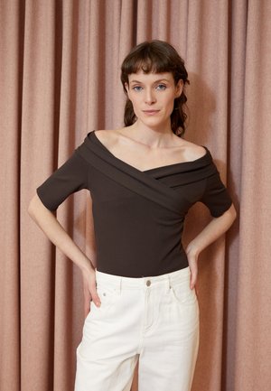 Stylein DEBORA - T-shirt print - brown