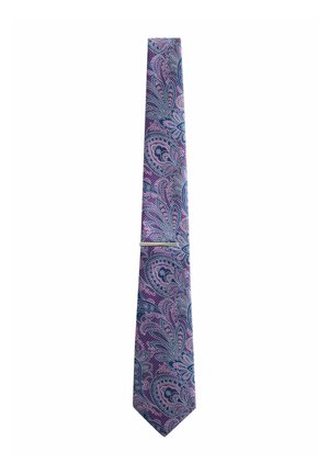 Cravate en motif paisley violet avec des motifs complexes bleus et roses, fabriquée en tissu lisse, avec une pointe effilée et une pince à cravate en argent.