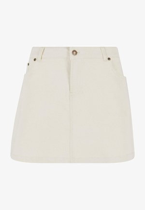 Vaaleanbeige farkkuinen minisati, jossa on korkea vyötärö, kaksi etutaskua ja pronssiset nappikoristeet. Sujuva pinta ja yksinkertainen muotoilu.