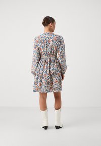 Vero Moda Petite VMSIS SHORT DRESS - Dnevna haljina - bright white/blue boho