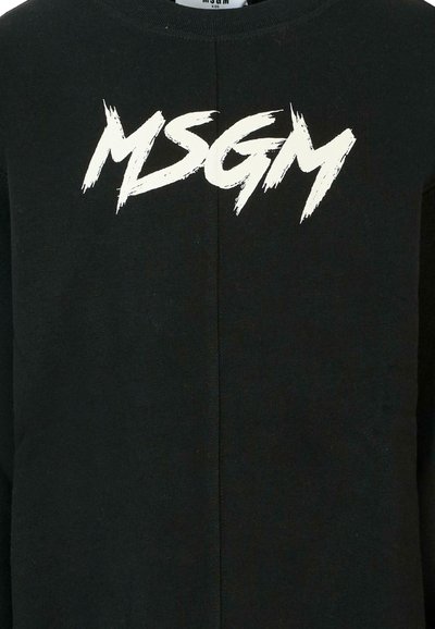 Czarna bluza z dużym białym logo "MSGM" nadrukowanym z tyłu. Wykonana z miękkiego materiału, z okrągłym dekoltem i standardowym krojem.