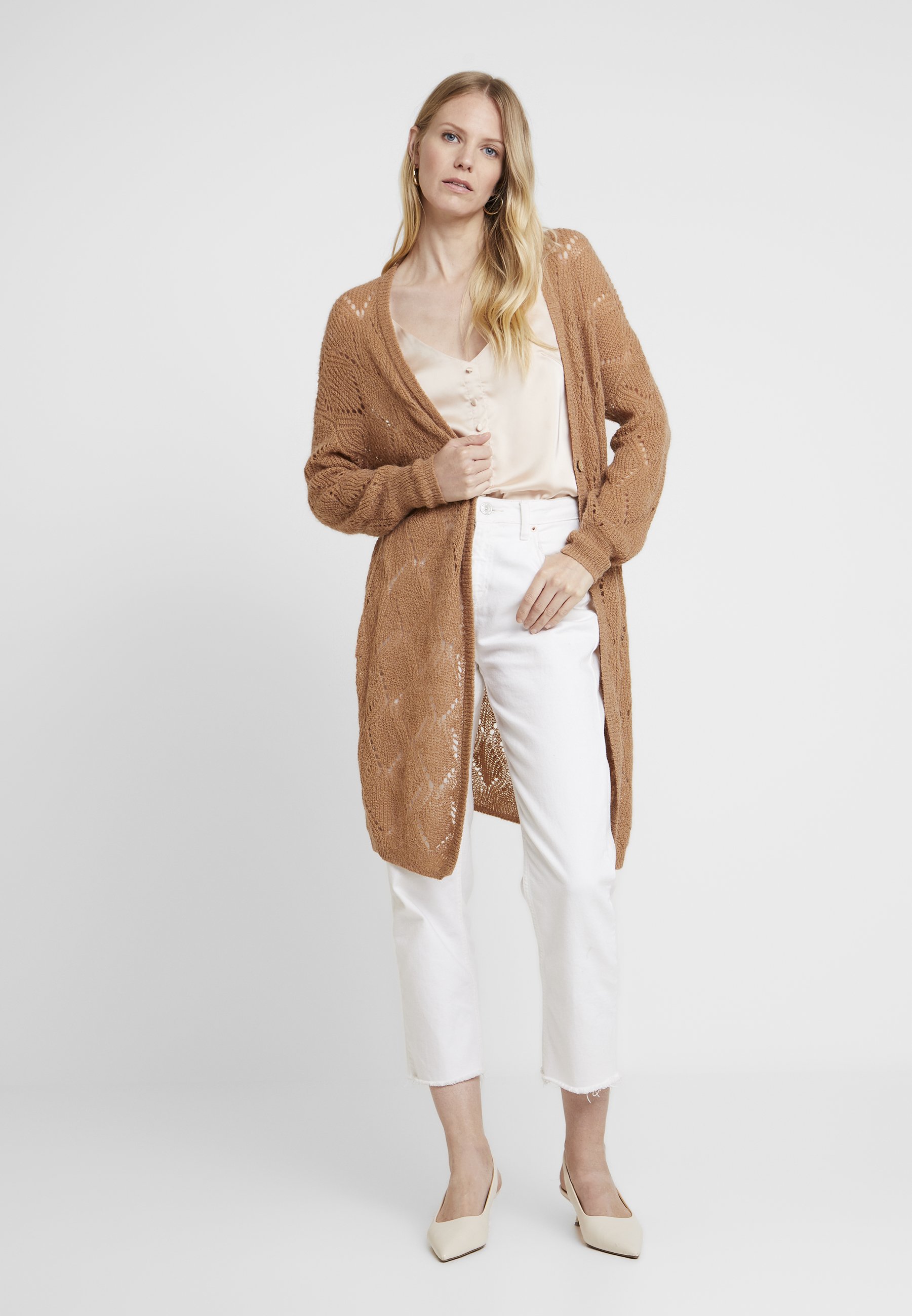 Cream BENEDICTE CARDIGAN Cardigan brown sugar Zalando.no Cream BENEDICTE Strikkegenser brown sugar Zalando.no