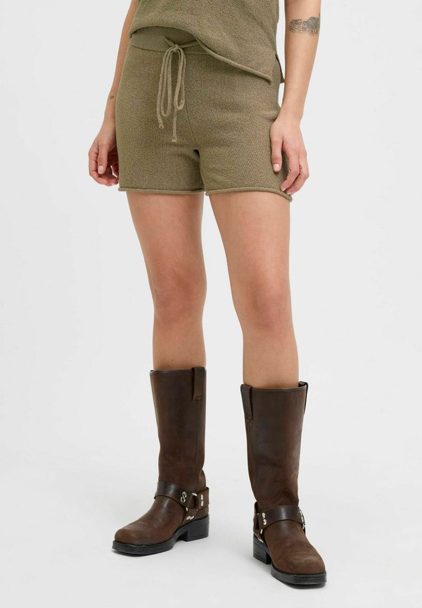 AMARA - Jogginghose - coriander