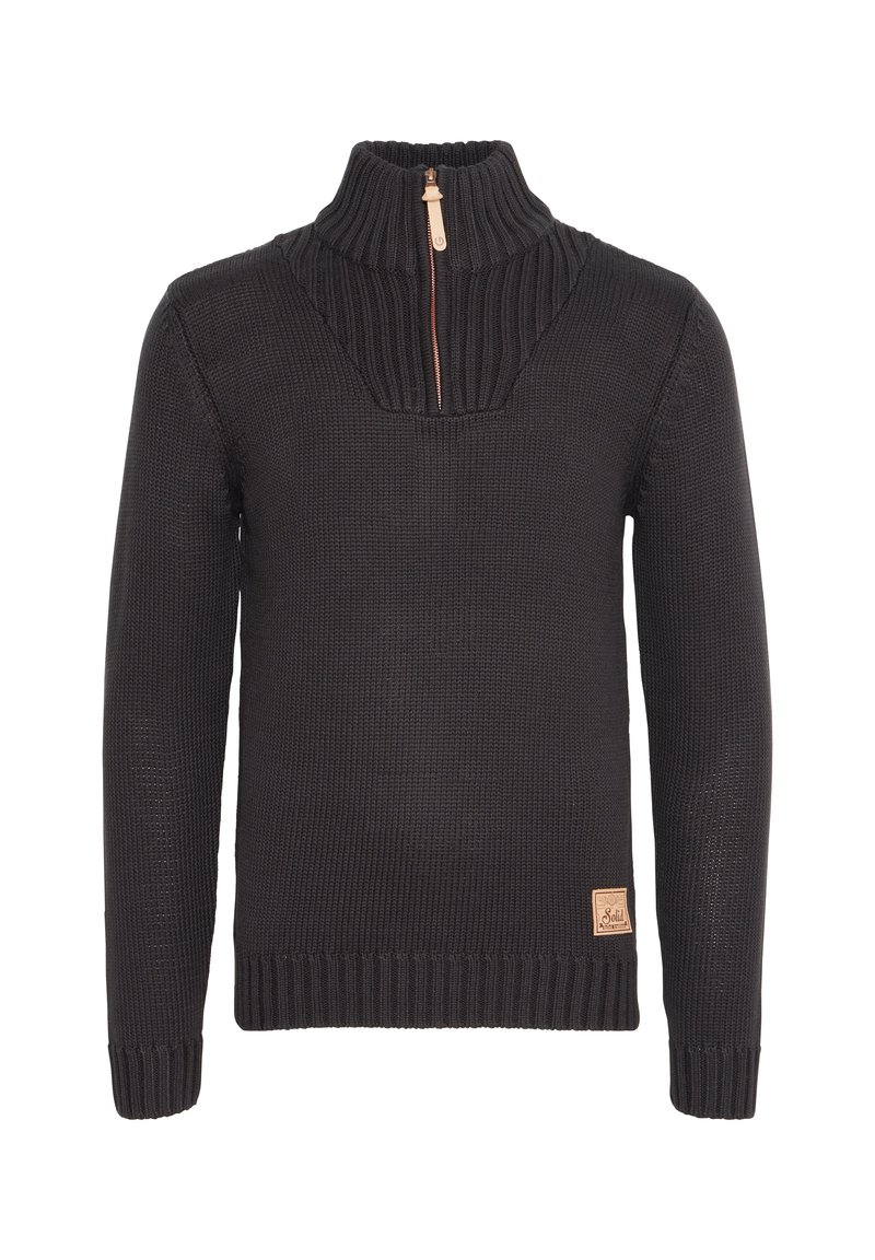 Schwarzer gestrickter Pullover mit hohem Kragen und Viertelreißverschluss. Verfügt über einen strukturierten Stoff und ein kleines Markenpatch an der unteren Vorderseite.