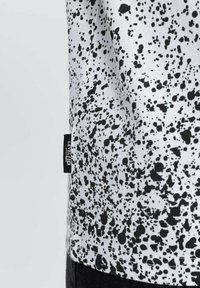 Unausgewählt, white