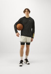 Nike Performance TEE  - Pikkade varrukatega topp - black