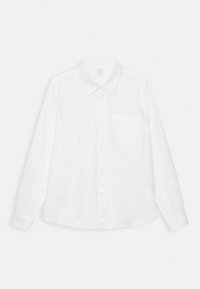 Hvid langærmet skjorte lavet af glat stof, med knappelukning foran, spidst krave og en brystlomme på venstre side.