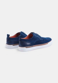Bata Pantofi casual cu șiret - blu