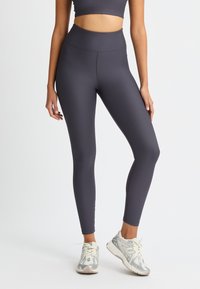 Ej vald, dk grey plum