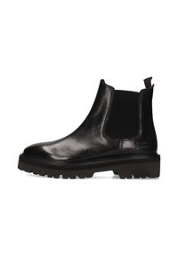 Bota Chelsea de cuero negro con lados elásticos acanalados, puntera redonda, suela de goma negra gruesa y pestaña trasera para facilitar su uso.
