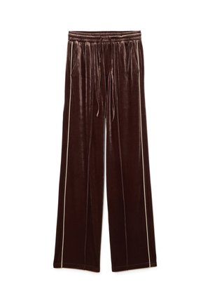 Braune Samt-Hosen mit weitem Bein und einem Kordelzugumfang; bietet weiße Seitenstreifen und zwei Vordertaschen. Glatte Textur.