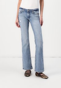 ONLY - ONLBLUSH - Flared Jeans - light blue denim Thumbnail Image 1
