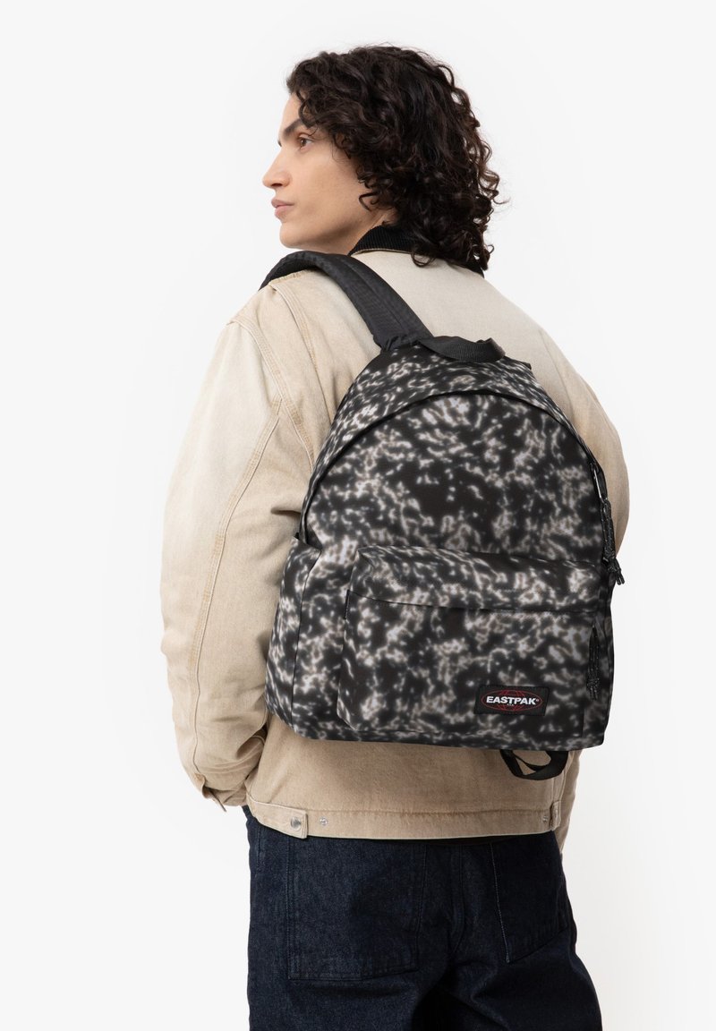 Eastpak DAY PAK'R - Mochila - volcamo black