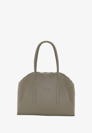 Bolso tipo tote O bag en verde oliva, hecho de plástico duradero, con una forma estructurada, asas largas y cierre con cremallera. Diseño minimalista con detalle de logo.