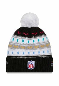 Schwarze Strickmütze mit mehrfarbigen Mustern, ausgestattet mit einem weißen Pompon oben und einem NFL-Logopatch am Bündchen.
