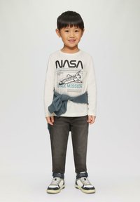 s.Oliver NASA mleczny