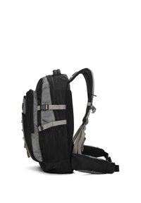 Zaino in tessuto nero e grigio con spallacci regolabili, lati in rete, una tasca frontale e design ergonomico per il massimo comfort.