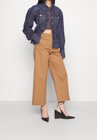 WEEKEND MaxMara Housut - brown