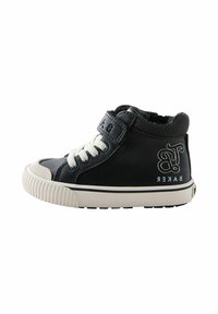Mustad musta kõrge säärega sneaker tekstureeritud nahast, millel on valge kummist tald, lipsu eesmine osa ja klambriga rihm. Rikkalikult logode detailidega.