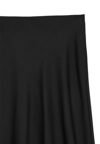 Tessuto nero, leggero, con una trama liscia che si drappeggia dolcemente. Presenta un design semplice, privo di decorazioni, con bordi puliti.