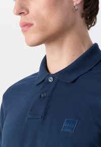 BOSS PASSERBY - Pólóing - open blue