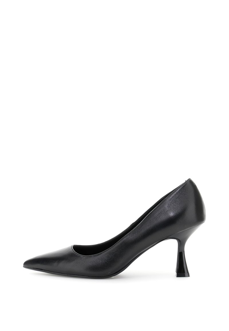 Pumps nere in pelle con tacco alto, punta affusolata e un design del tacco unico e conico. Texture liscia e silhouette semplice.
