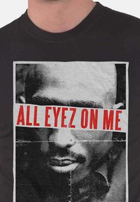 Paradiso Clothing TUPAC ALL EYEZ ON ME  - Print T-shirt - black
