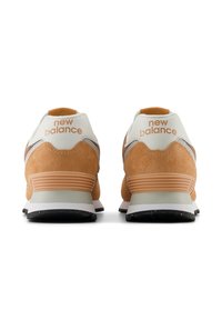 New Balance Sneakers low - brown