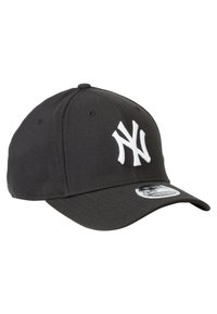 Gorra de béisbol negra hecha de algodón, con visera curva y logotipo bordado en blanco "NY" en la parte frontal. Correa ajustable en la parte posterior para el tamaño.