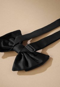 SIGNATURE MADE IN ITALY TEXTURED - Peteliškė - black