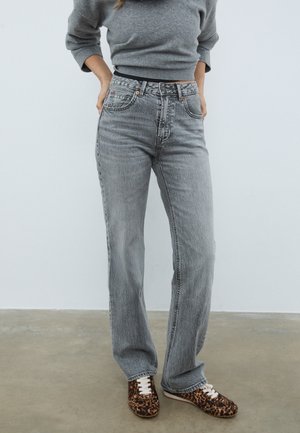 Stradivarius D98 - Džíny Straight Fit - grey