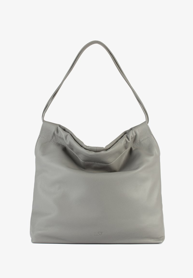 Szara skórzana torebka z miękkim, pomarszczonym wykończeniem i pojedynczym paskiem na ramię. Posiada akcenty w postaci przeszyć oraz subtelne wytłoczone logo z przodu.