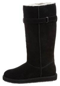 Svart mocka knähöga stövlar med mjukt vitt foder, en sidrem med spänne och en platt gummisula. Har präglad logotyp.