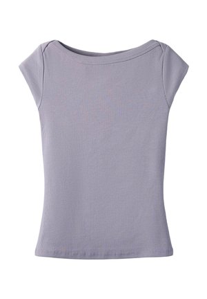 Krótki rękaw, żeński prążkowany top w kolorze lawendowo-szarym z szerokim okrągłym dekoltem, ułożony płasko na białym tle.