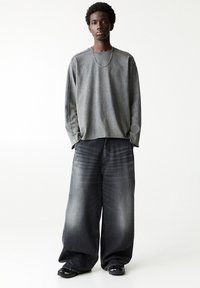PULL&BEAR MEGA BAGGY - Jeans relaxed fit - black