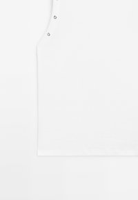 Thumbnail Image 10