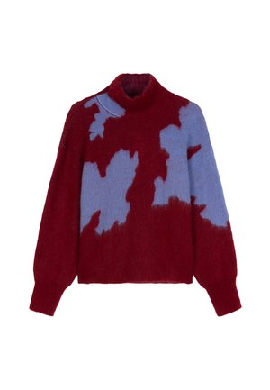Rood en lichtblauw oversized truitje met een hoge col, met een zachte textuur en abstract kleurpatroon.