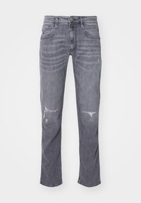 Jeans de mezclilla gris con pierna recta, textura desgastada y detalles destruidos. Cinco bolsillos y cierre de botón metálico en la cintura.